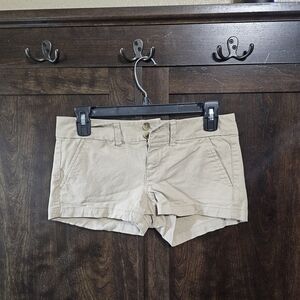 American Eagle Outfitters Tan Cargo Shorts with Classic Fit